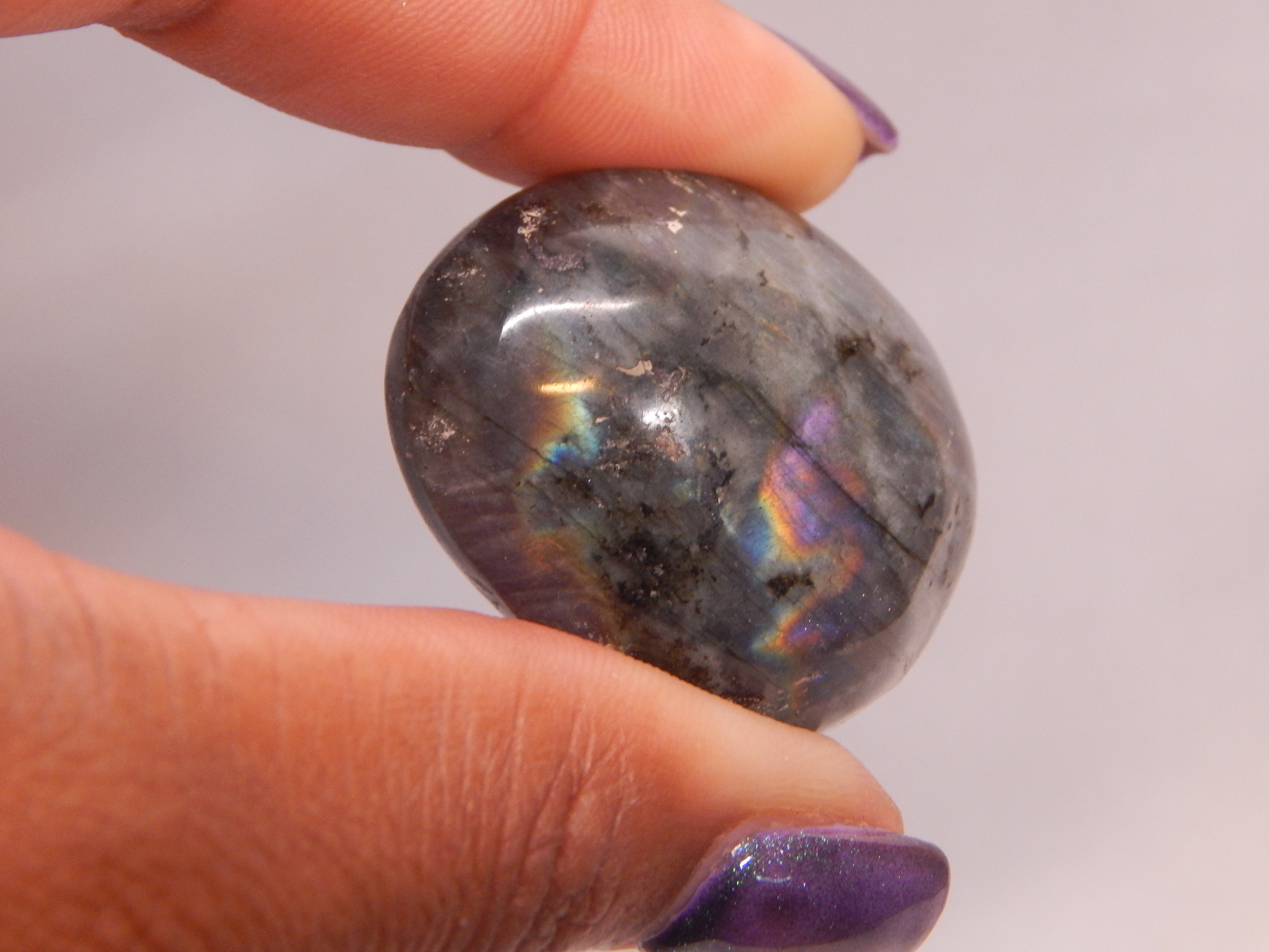 Labradorite Rounded Palmstone - Light Gray