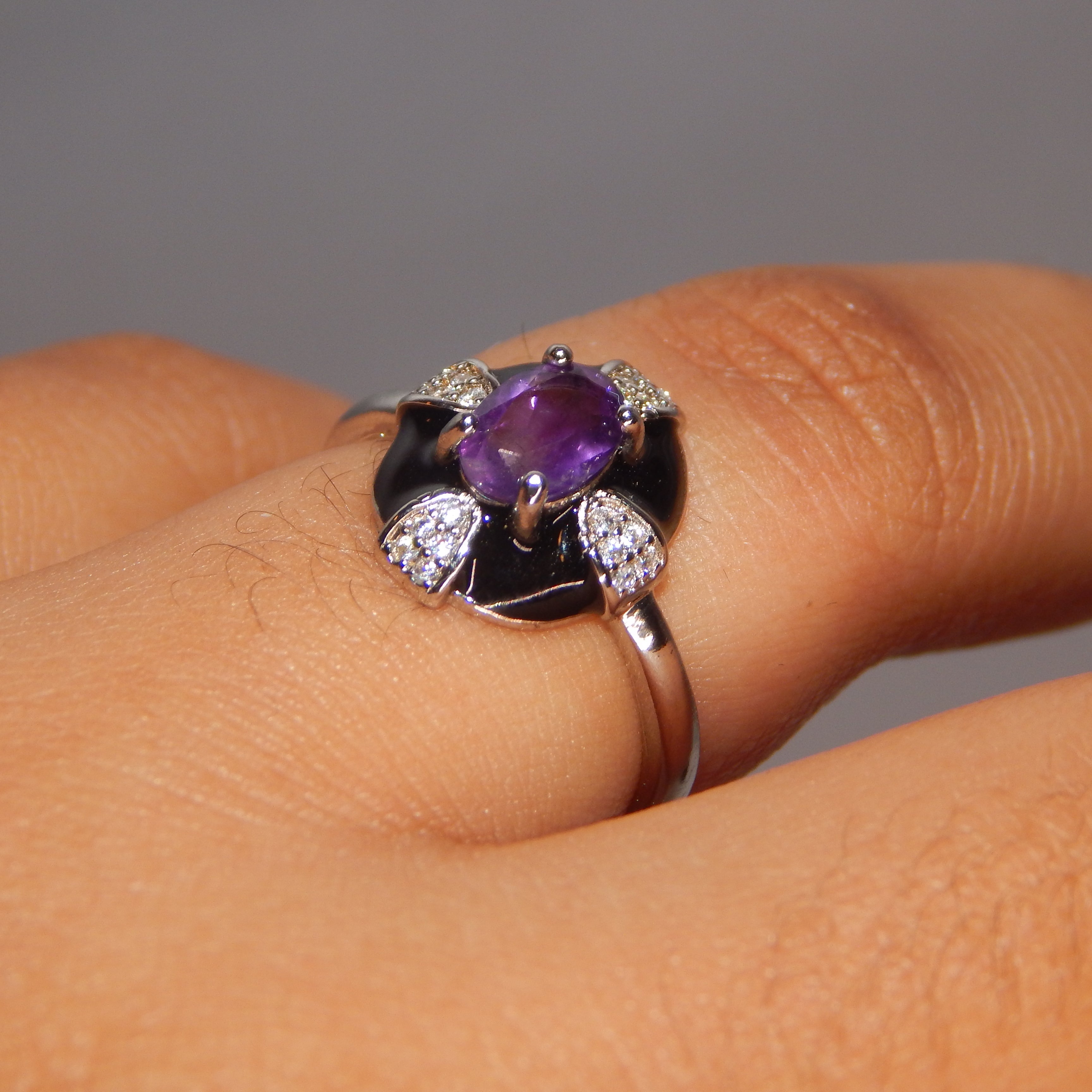 Amethyst Oval Ring in black - Adjustable