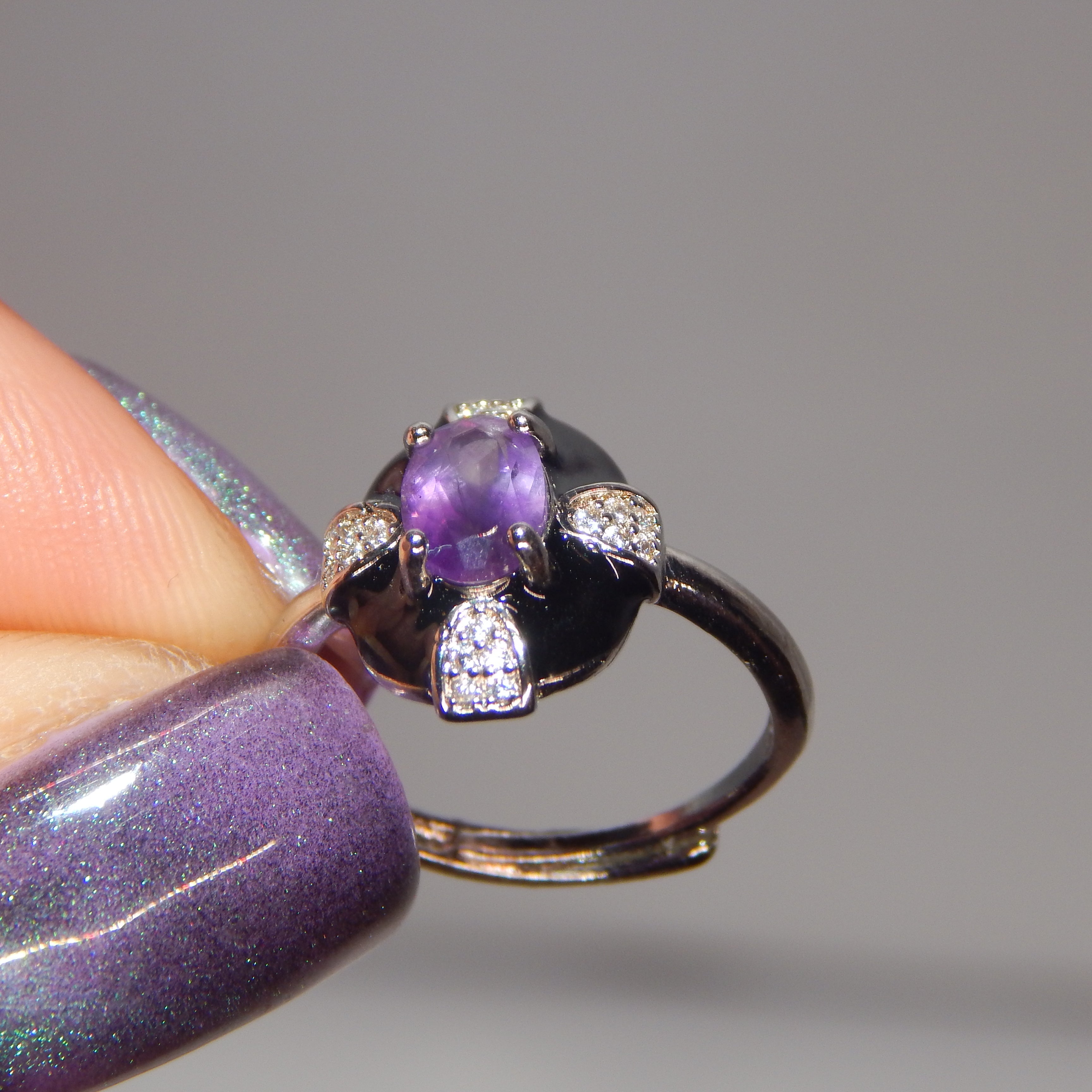 Amethyst Oval Ring in black - Adjustable