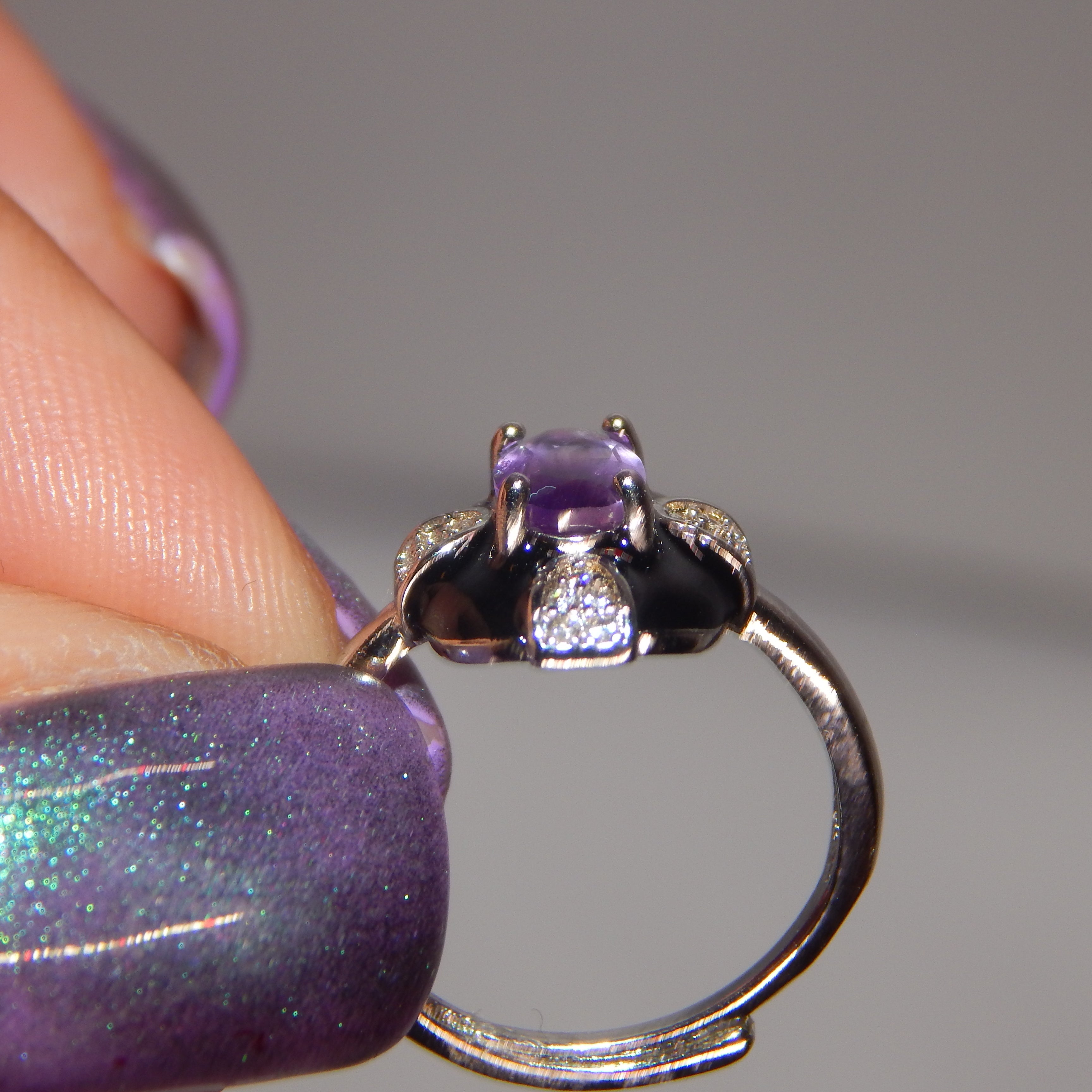 Amethyst Oval Ring in black - Adjustable