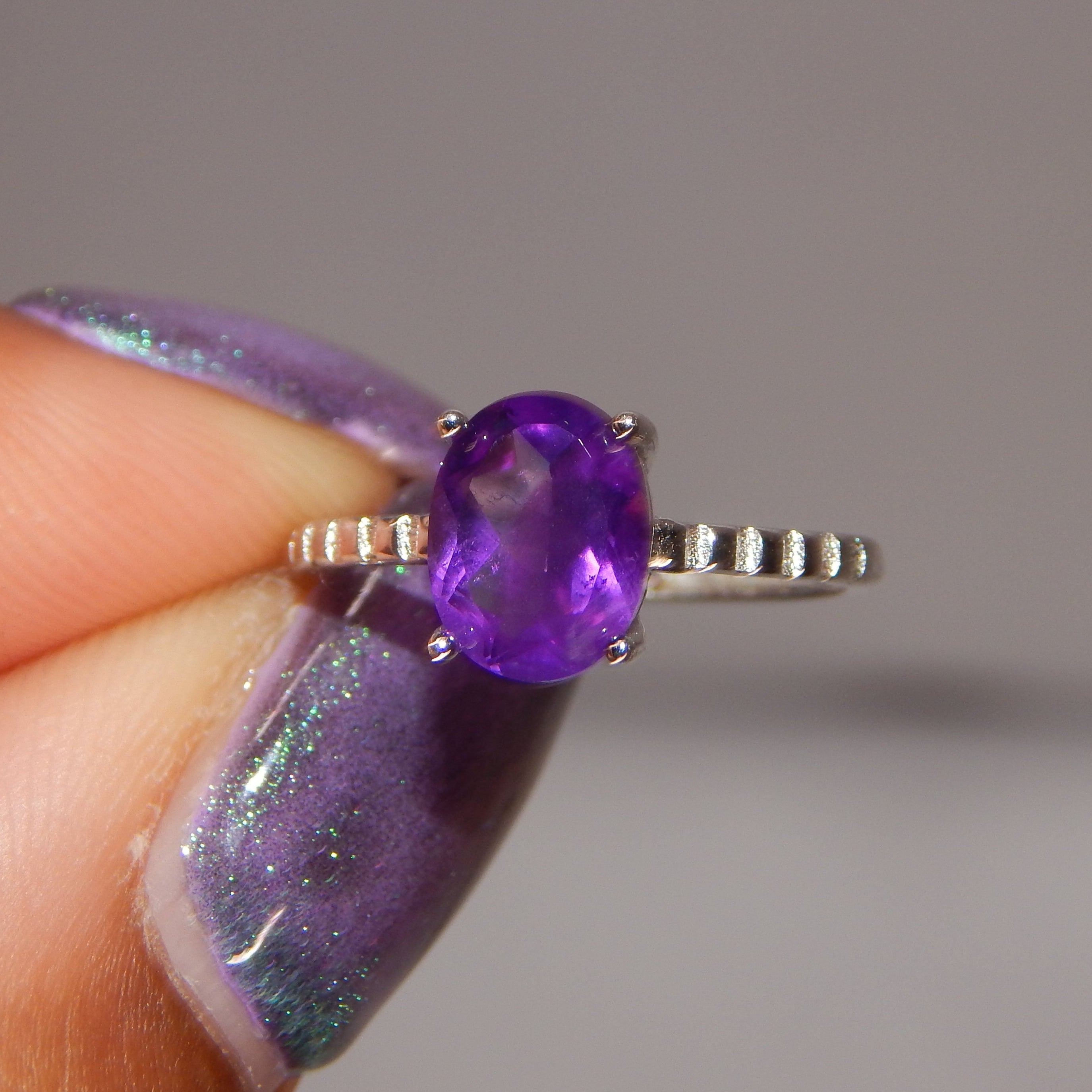 Purple Moissanite Oval Ring - Adjustable Silver (S925) band/Lab-created stone