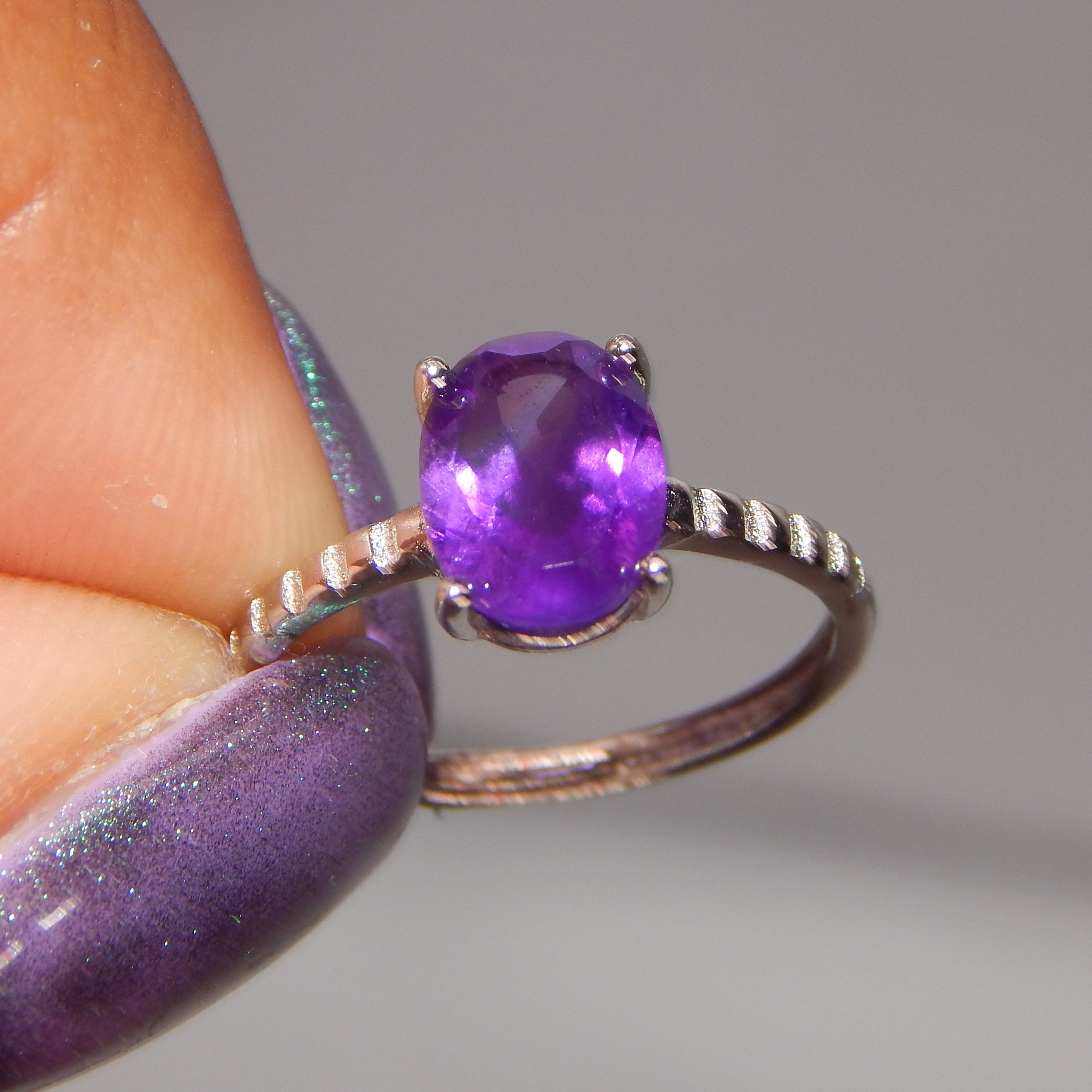 Purple Moissanite Oval Ring - Adjustable Silver (S925) band/Lab-created stone
