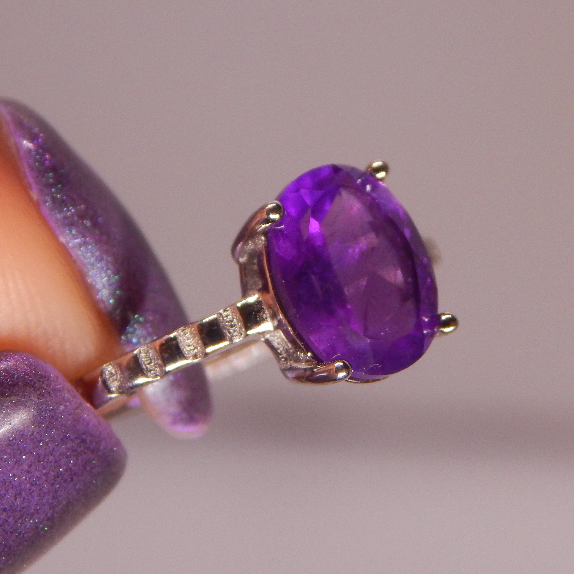 Purple Moissanite Oval Ring - Adjustable Silver (S925) band/Lab-created stone