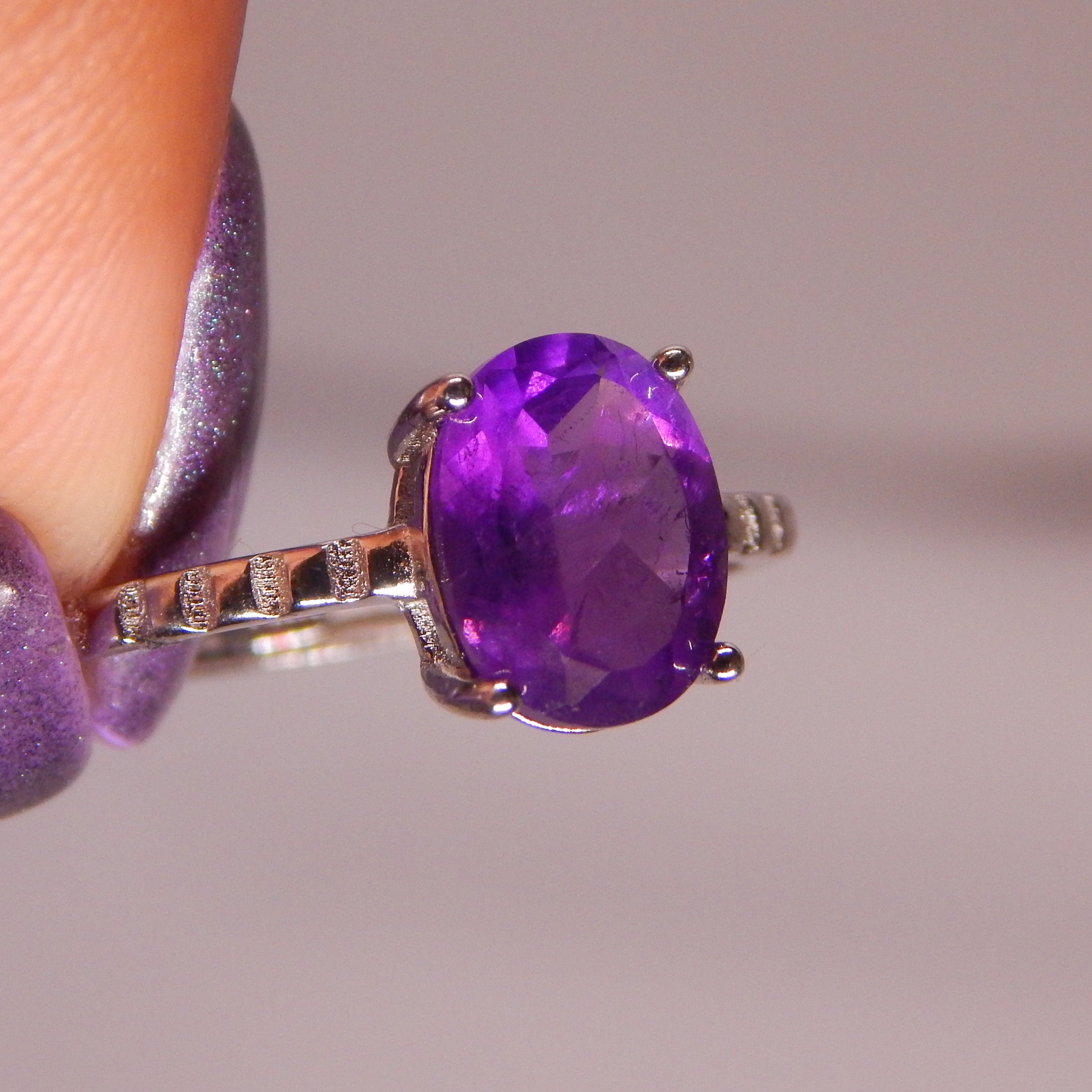 Purple Moissanite Oval Ring - Adjustable Silver (S925) band/Lab-created stone
